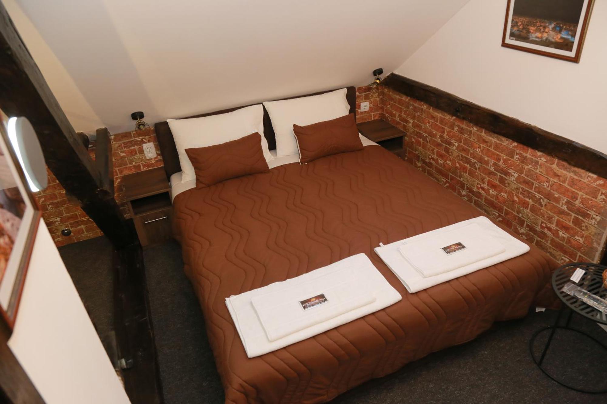 Pirocanac Rooms & Restaurant "Breakfast-Lunch-Dinner" Pirot Room photo