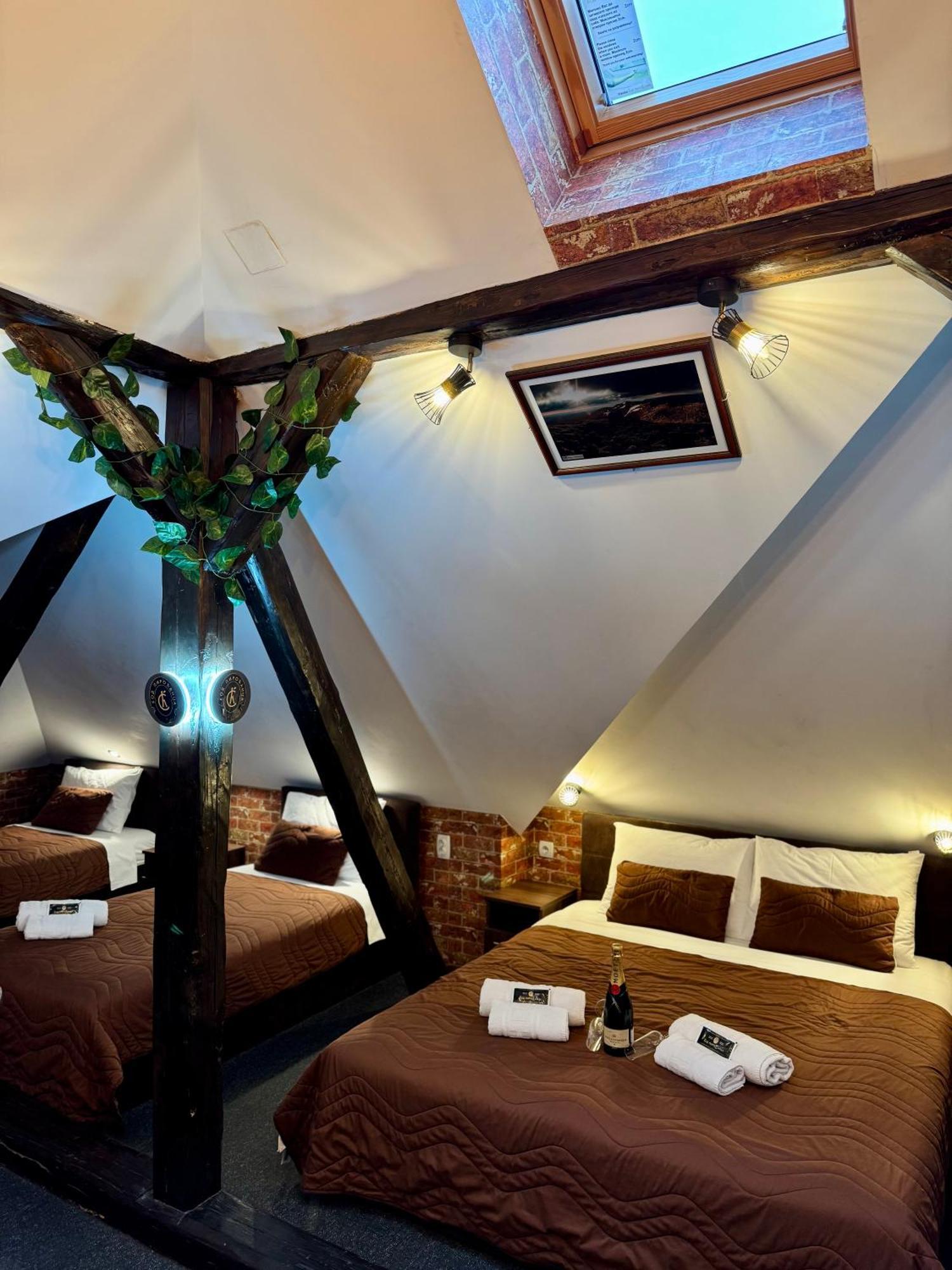 Pirocanac Rooms & Restaurant "Breakfast-Lunch-Dinner" Pirot Exterior photo